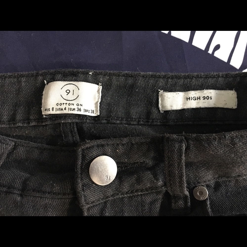 Distressed bf jeans